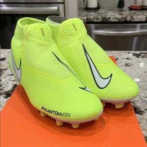 NWOT Womens Nike Soccer Cleats